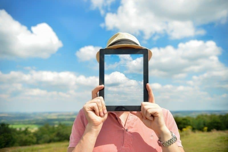 Should You Use Social Media As a Tool In Your Corporate Video?